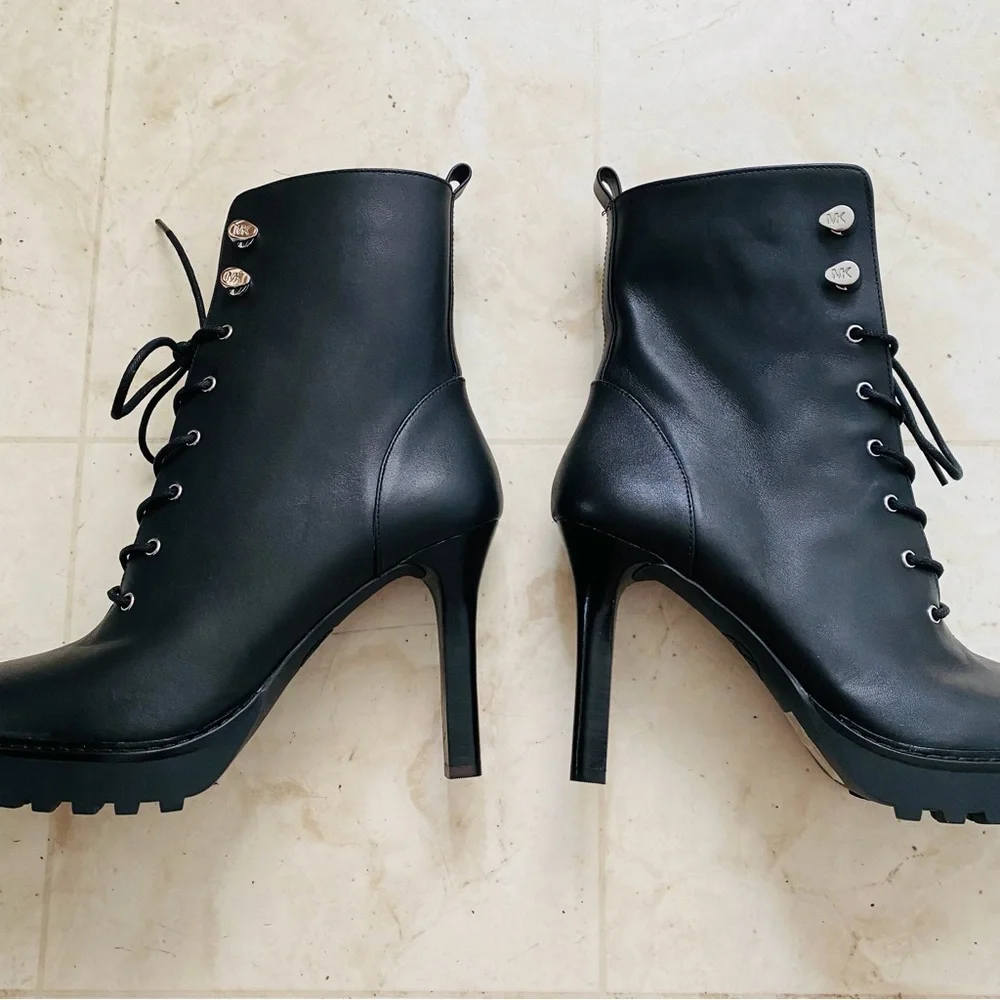 $295 NWOT Michael Kors Black Leather Kyle Lace-up Pointed Toe Edgy Ankle Boots 7